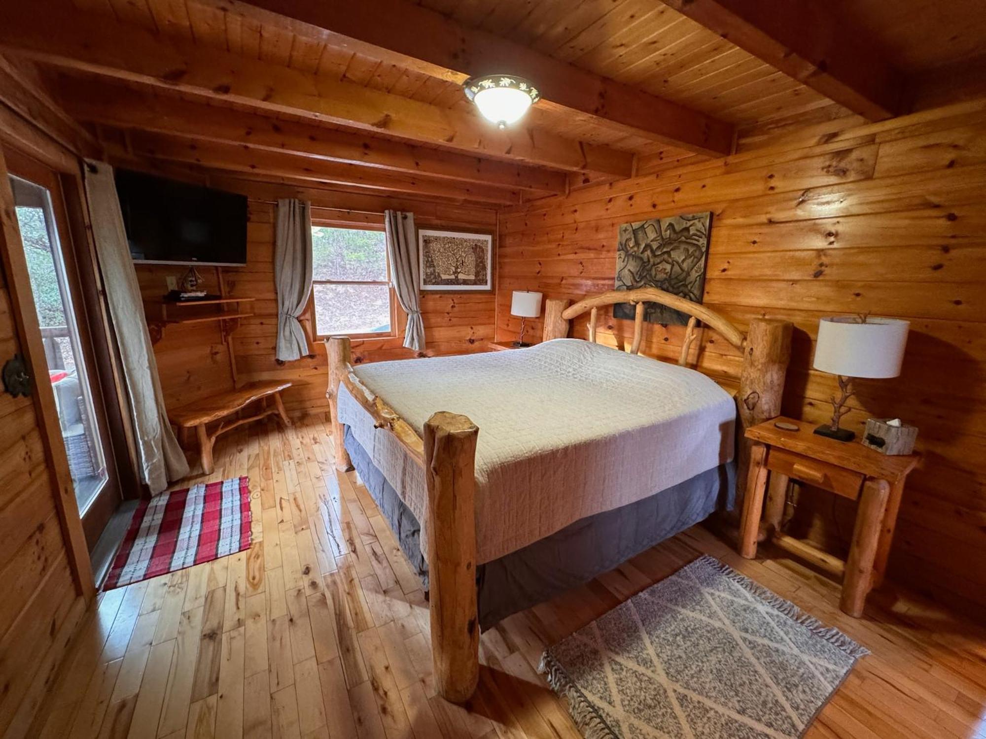 Smoky Paws - 5-Star Cabin, Stunning Mountain Views, New Hot Tub, Tranquil, Gigabit Internet, Free L2 Ev Villa Pigeon Forge Bagian luar foto