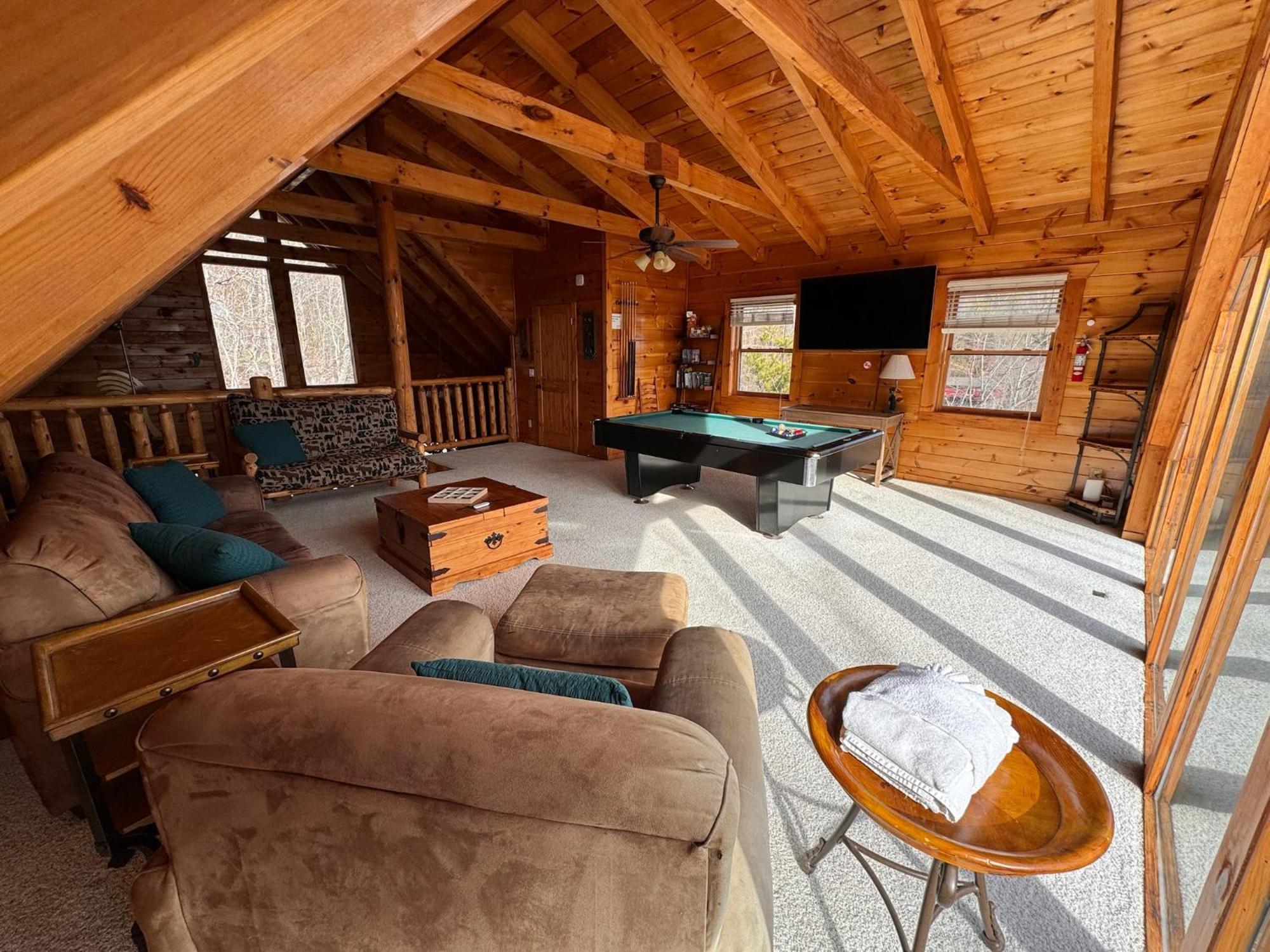 Smoky Paws - 5-Star Cabin, Stunning Mountain Views, New Hot Tub, Tranquil, Gigabit Internet, Free L2 Ev Villa Pigeon Forge Bagian luar foto